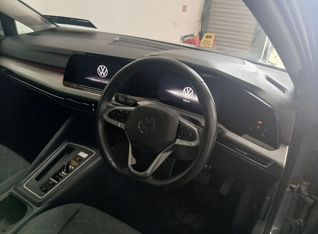 2023 Volkswagen Golf – photo 9
