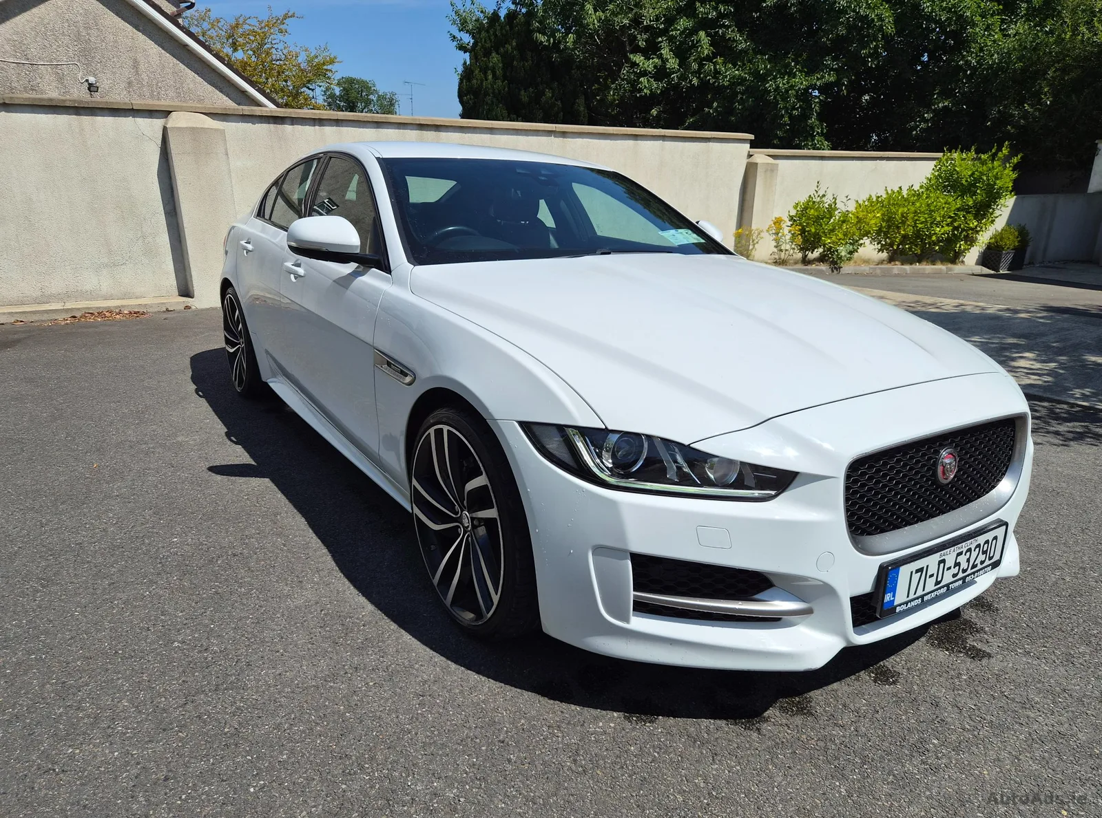 2017 Jaguar XE – photo 2