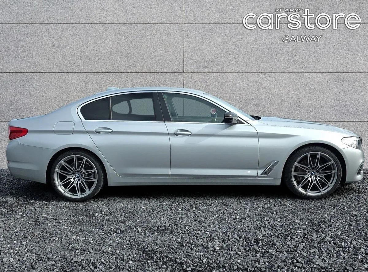 2020 BMW 5-Series – photo 2