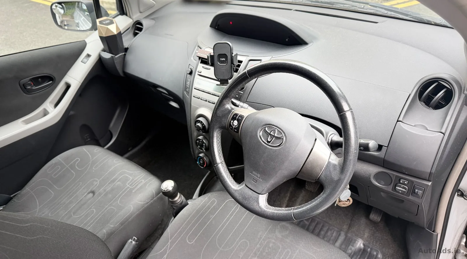 2009 Toyota Yaris – photo 9