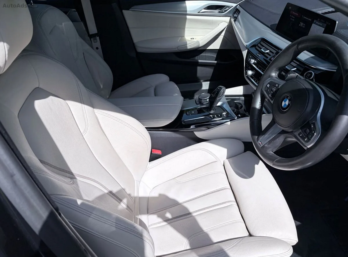 2019 BMW 5-Series – photo 10