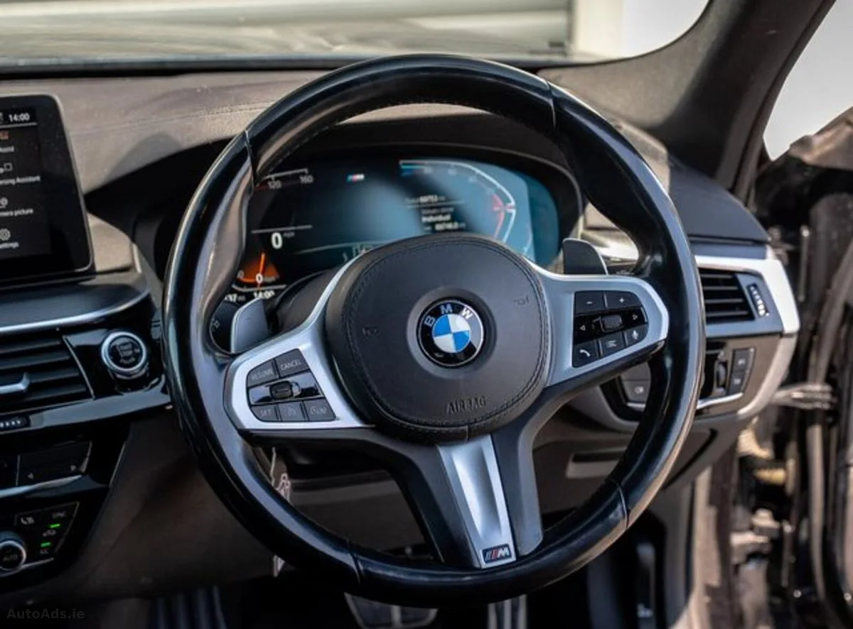 2020 BMW 5-Series – photo 11
