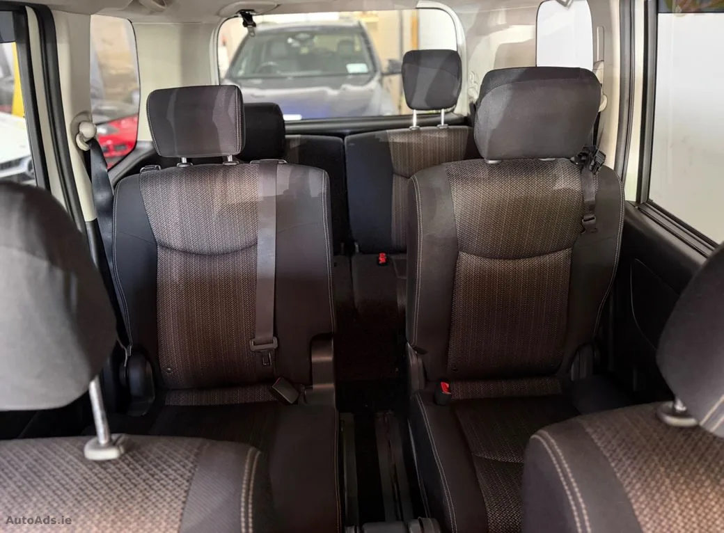 2015 Nissan Serena – photo 13