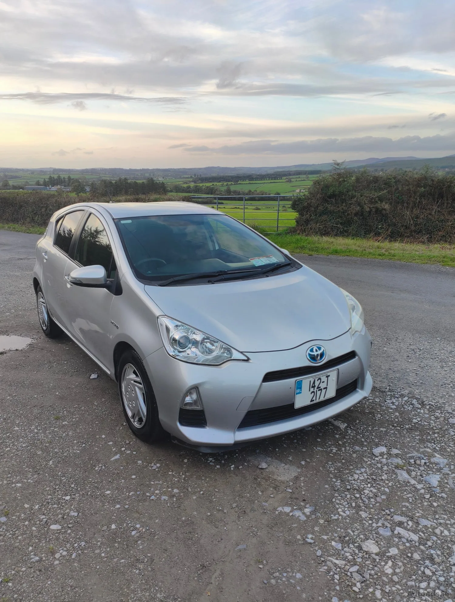 2014 Toyota Aqua – photo 2