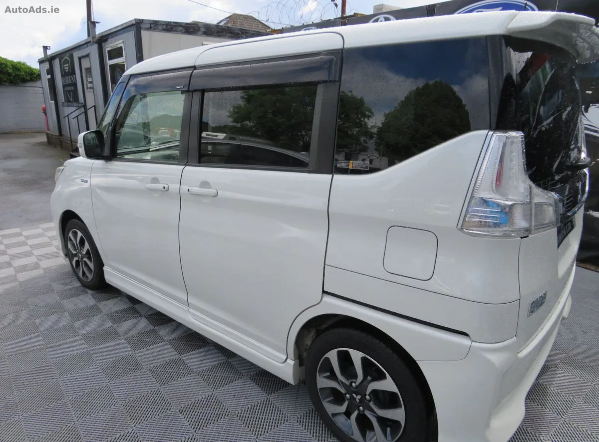 2017 Mitsubishi Delica – photo 6