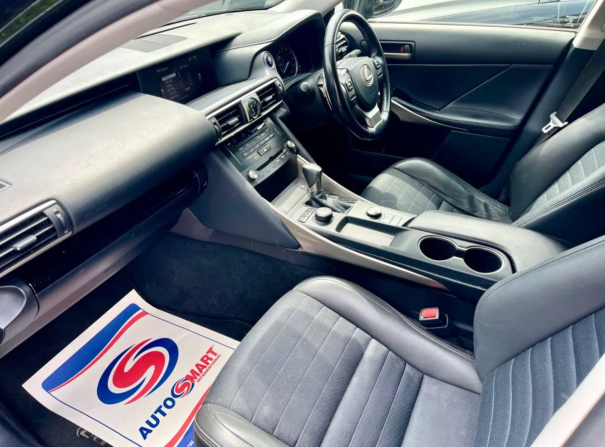 2017 Lexus IS – photo 11