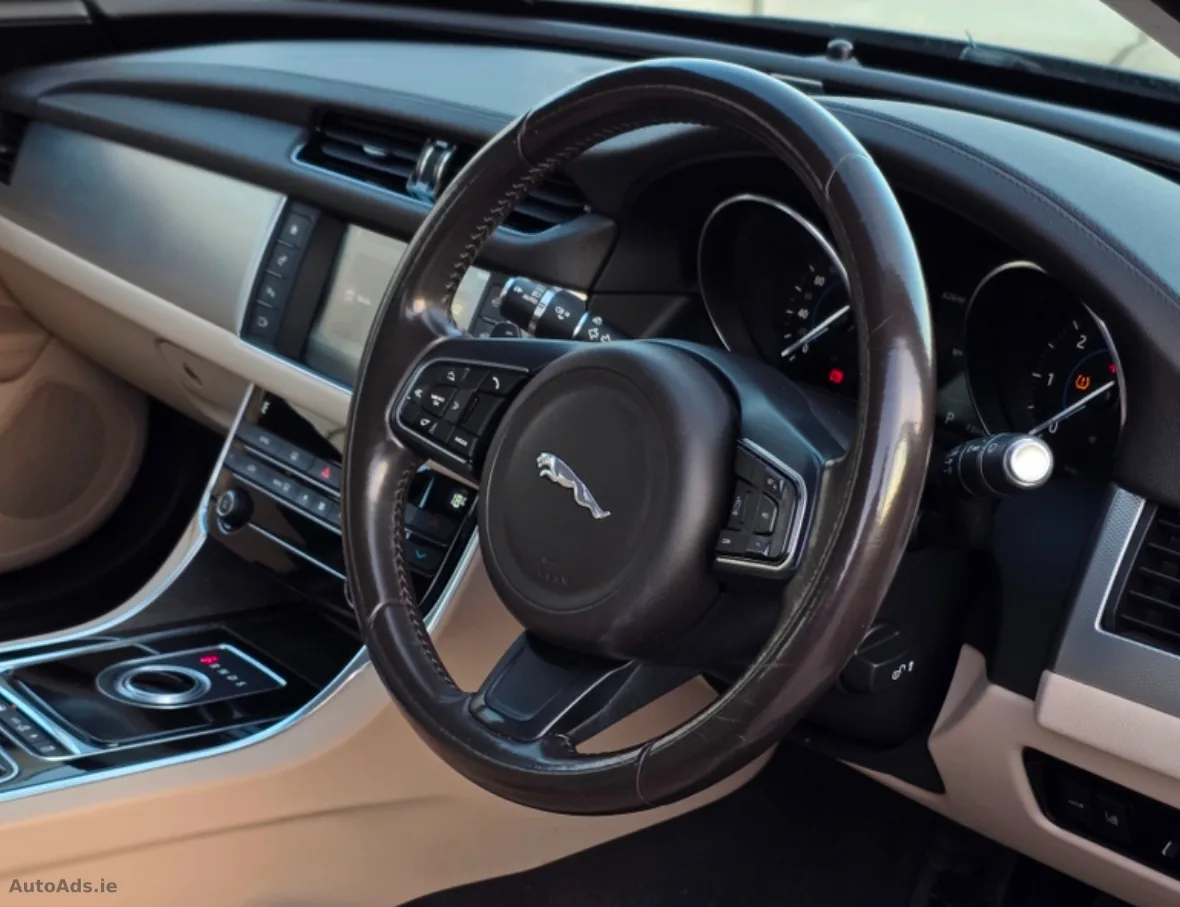 2016 Jaguar XF – photo 5
