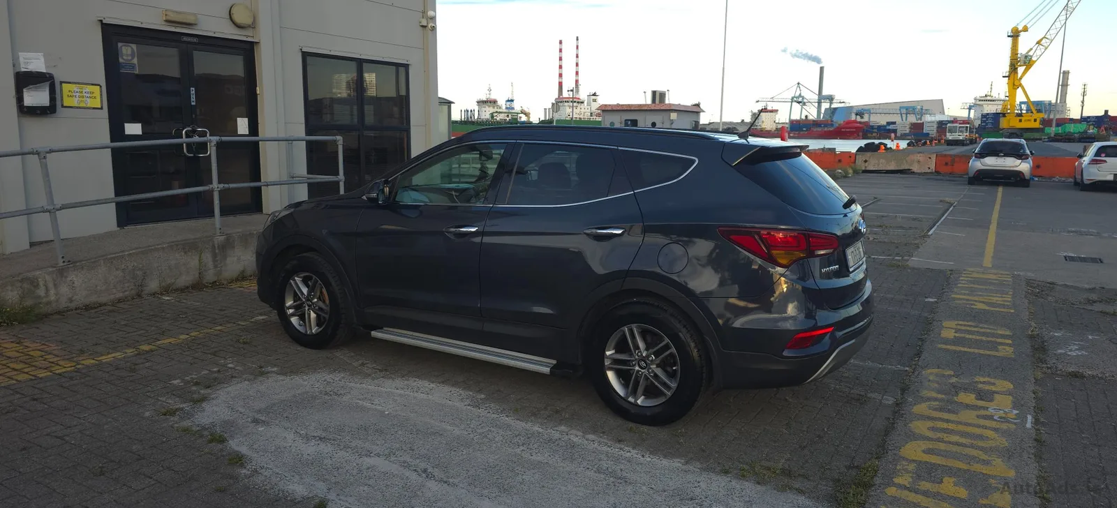 2017 Hyundai Santa Fe – photo 2