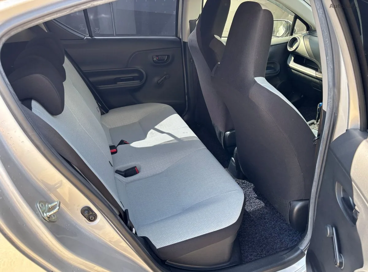 2020 Toyota Aqua – photo 8