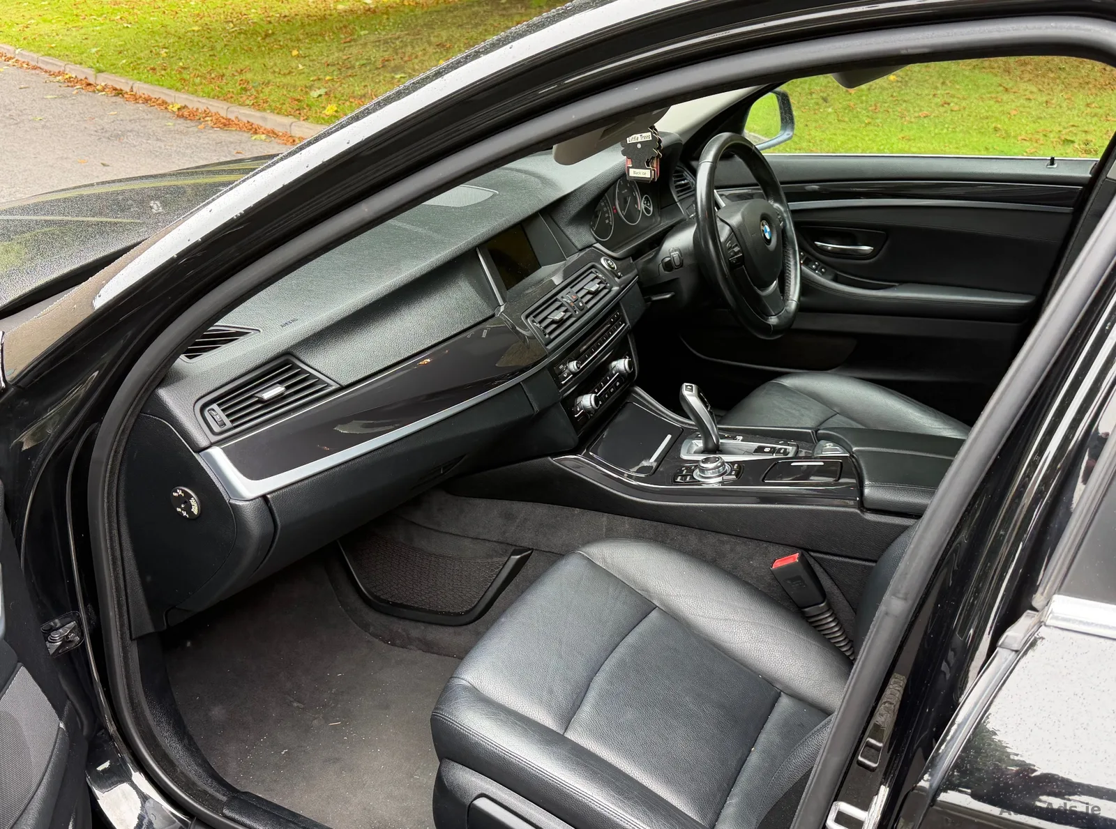 2013 BMW 5 Series – photo 2