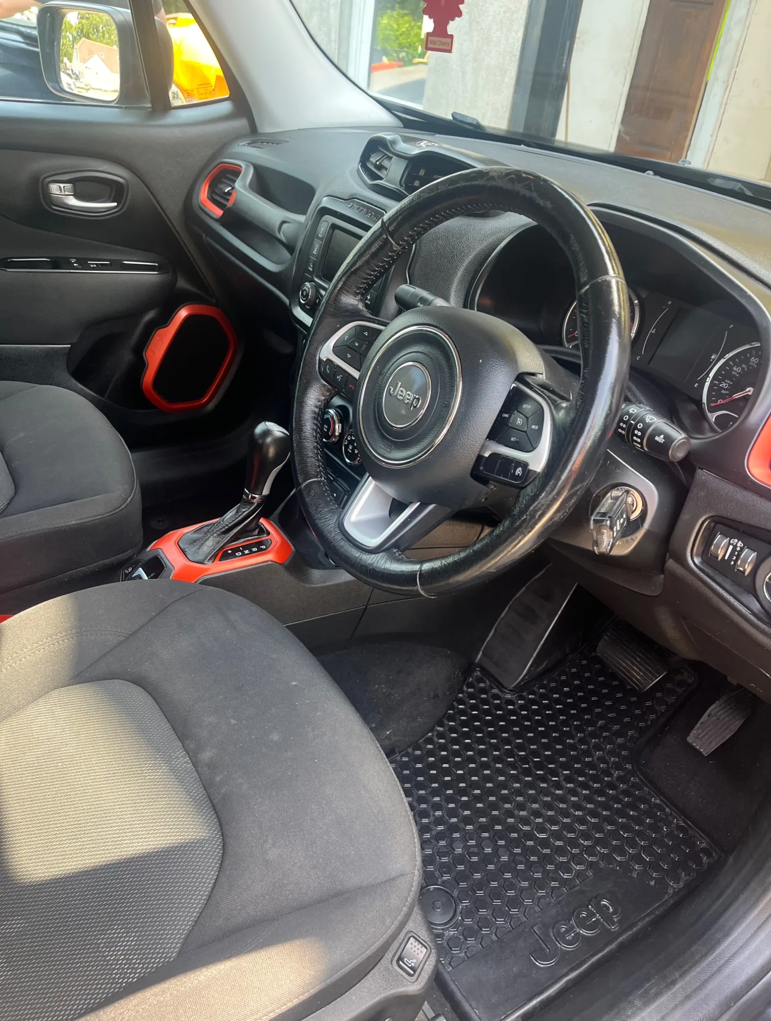 2017 Jeep Renegade – photo 3