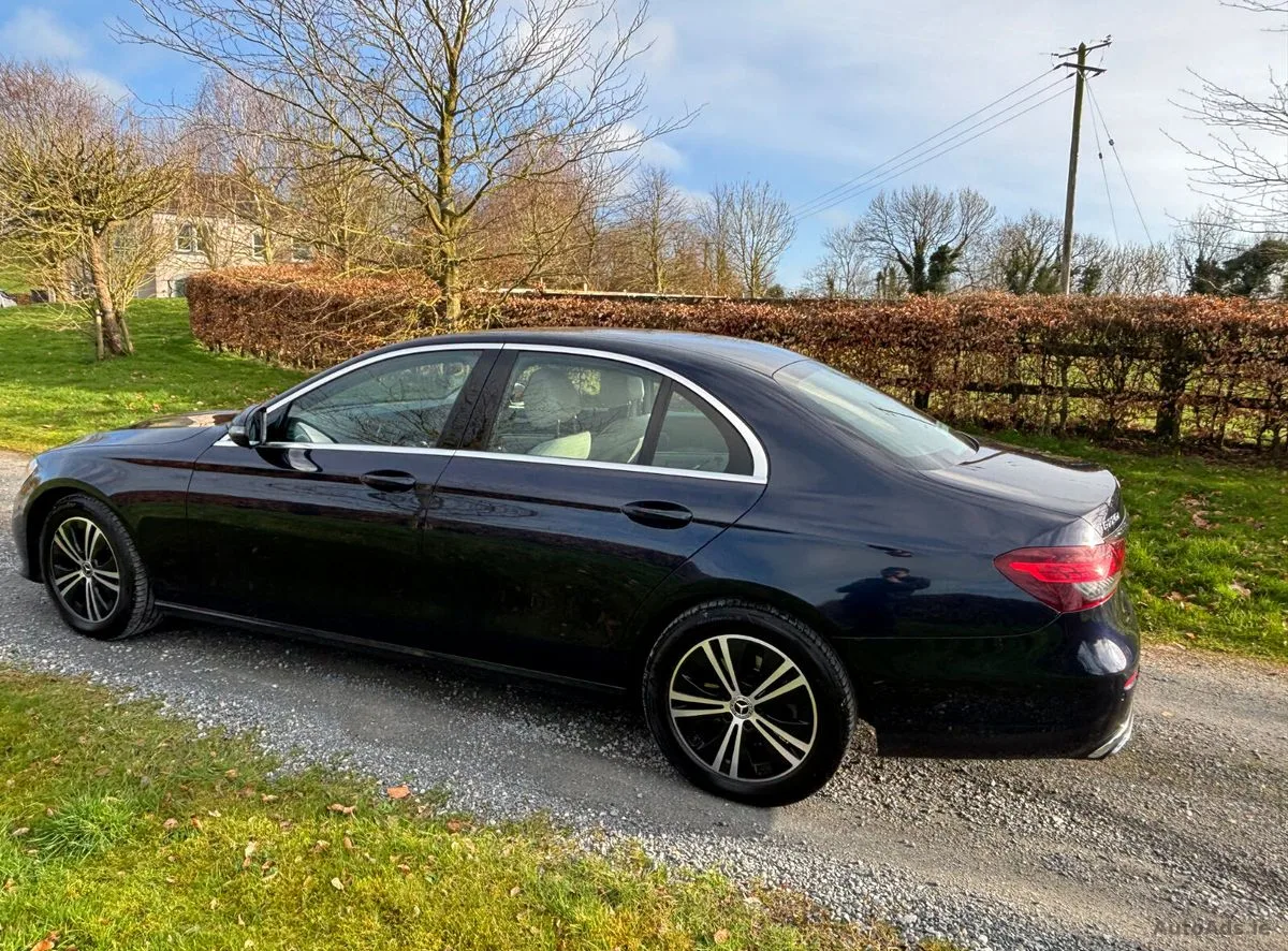 2022 Mercedes-Benz E-Class – photo 3