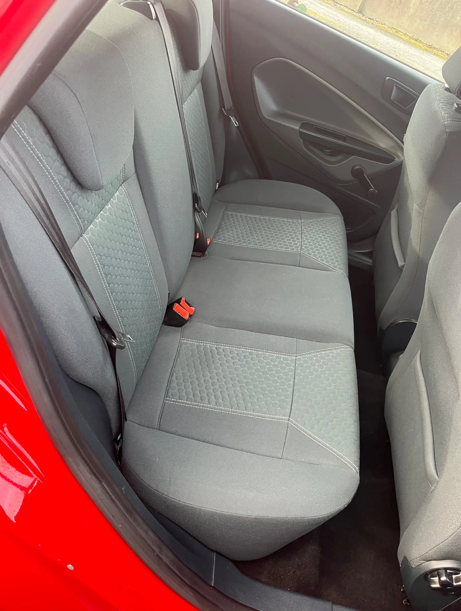2010 Ford Fiesta – photo 8
