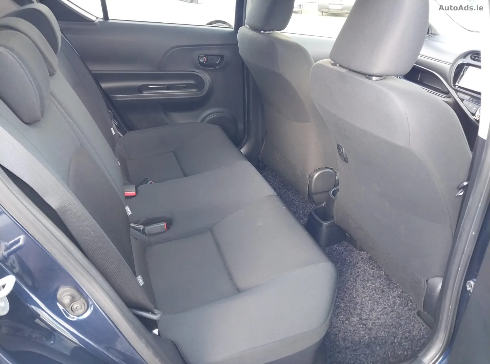 2016 Toyota Aqua – photo 12