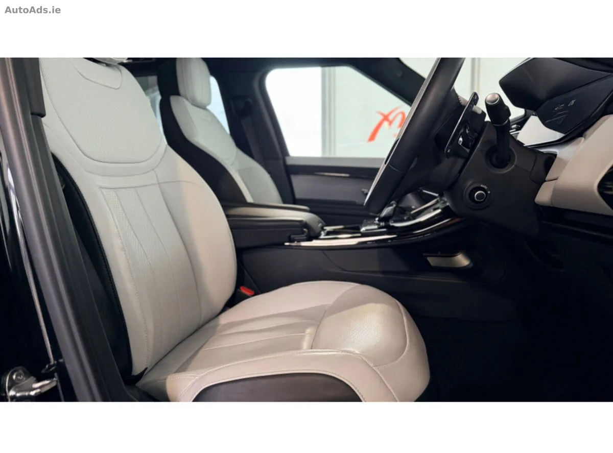 2025 Land Rover Range Rover Sport – photo 2