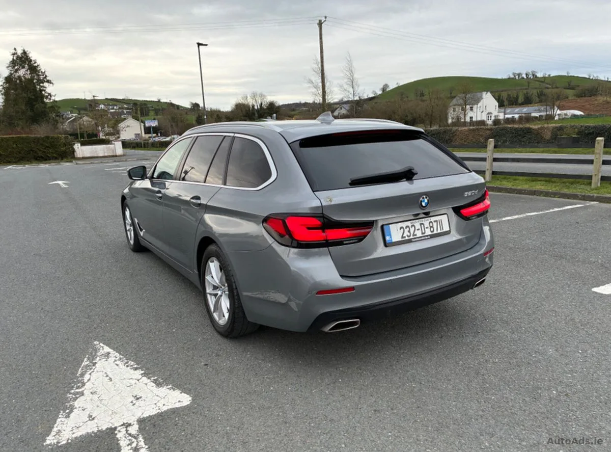 2023 BMW 5-Series – photo 3