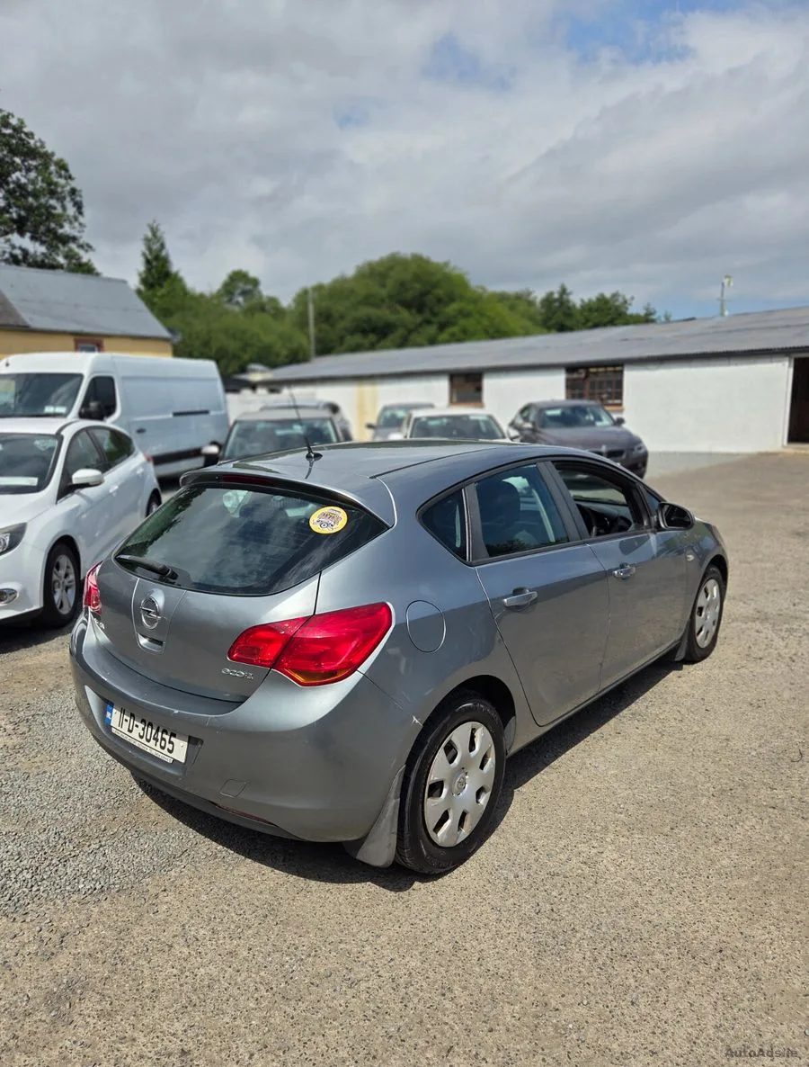 2011 Opel Astra – photo 11