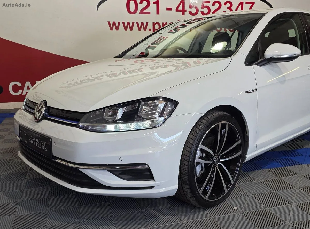 2019 Volkswagen Golf – photo 2