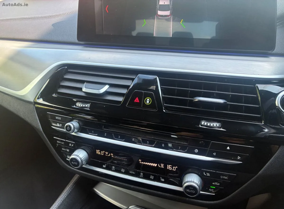 2019 BMW 5-Series – photo 12