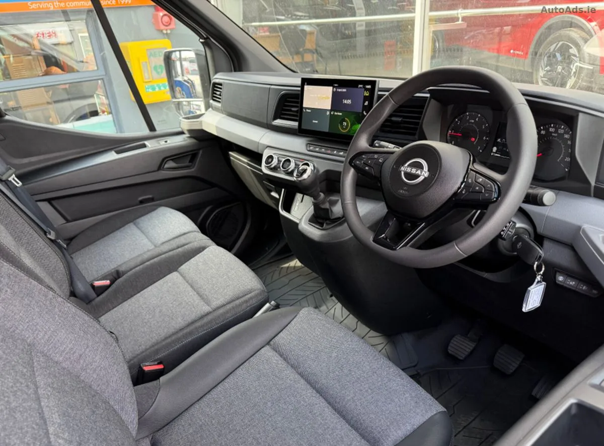 2026 Nissan Interstar – photo 2