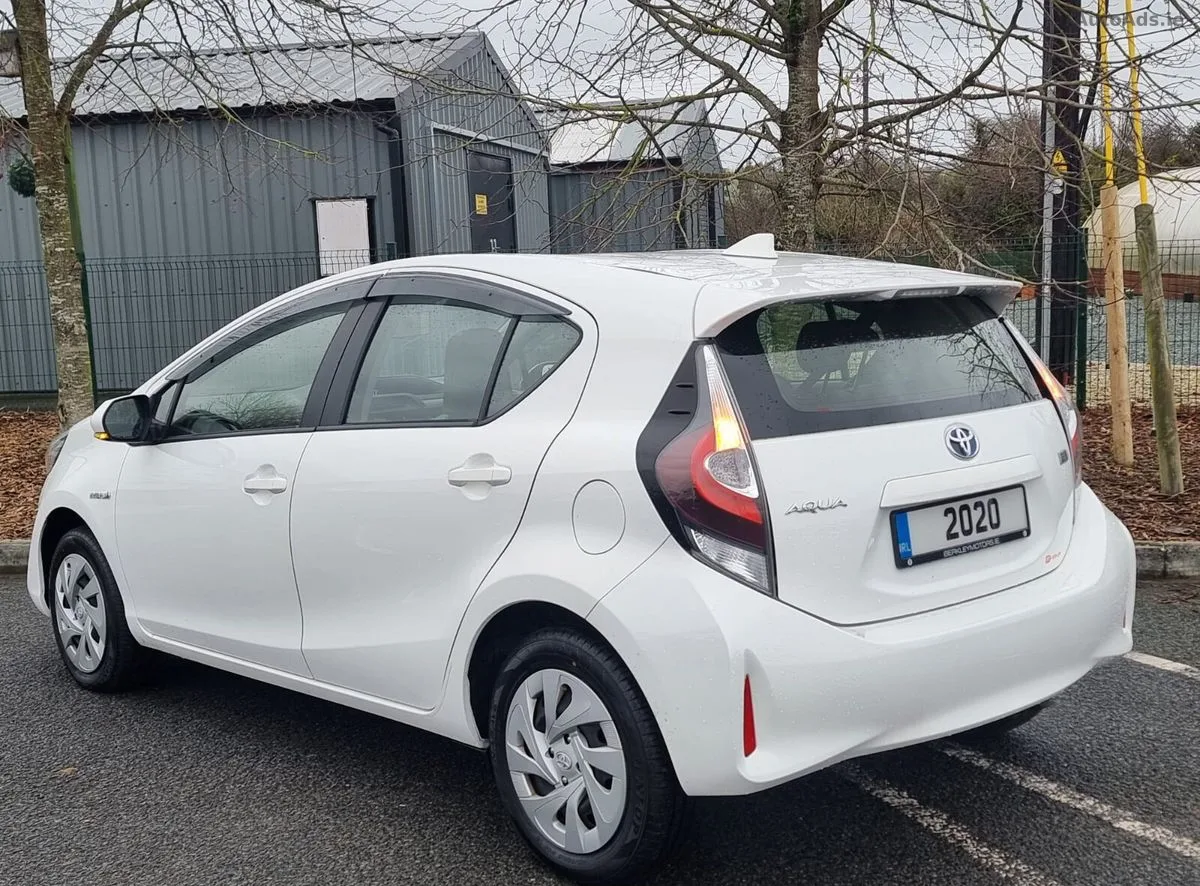2020 Toyota Aqua – photo 12