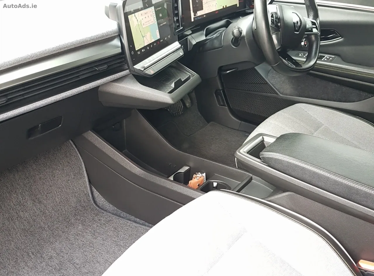 2023 Renault Megane E-Tech – photo 4