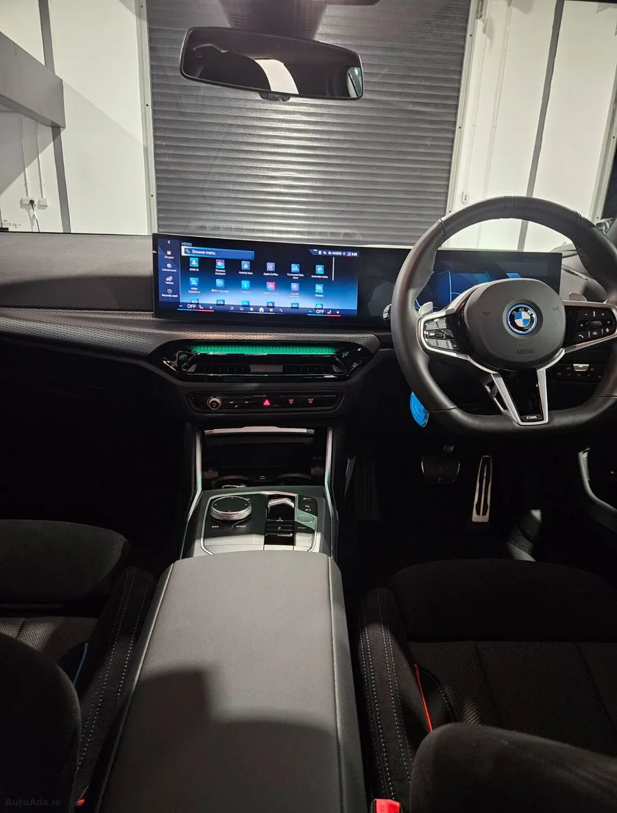 2025 BMW 3-Series – photo 14