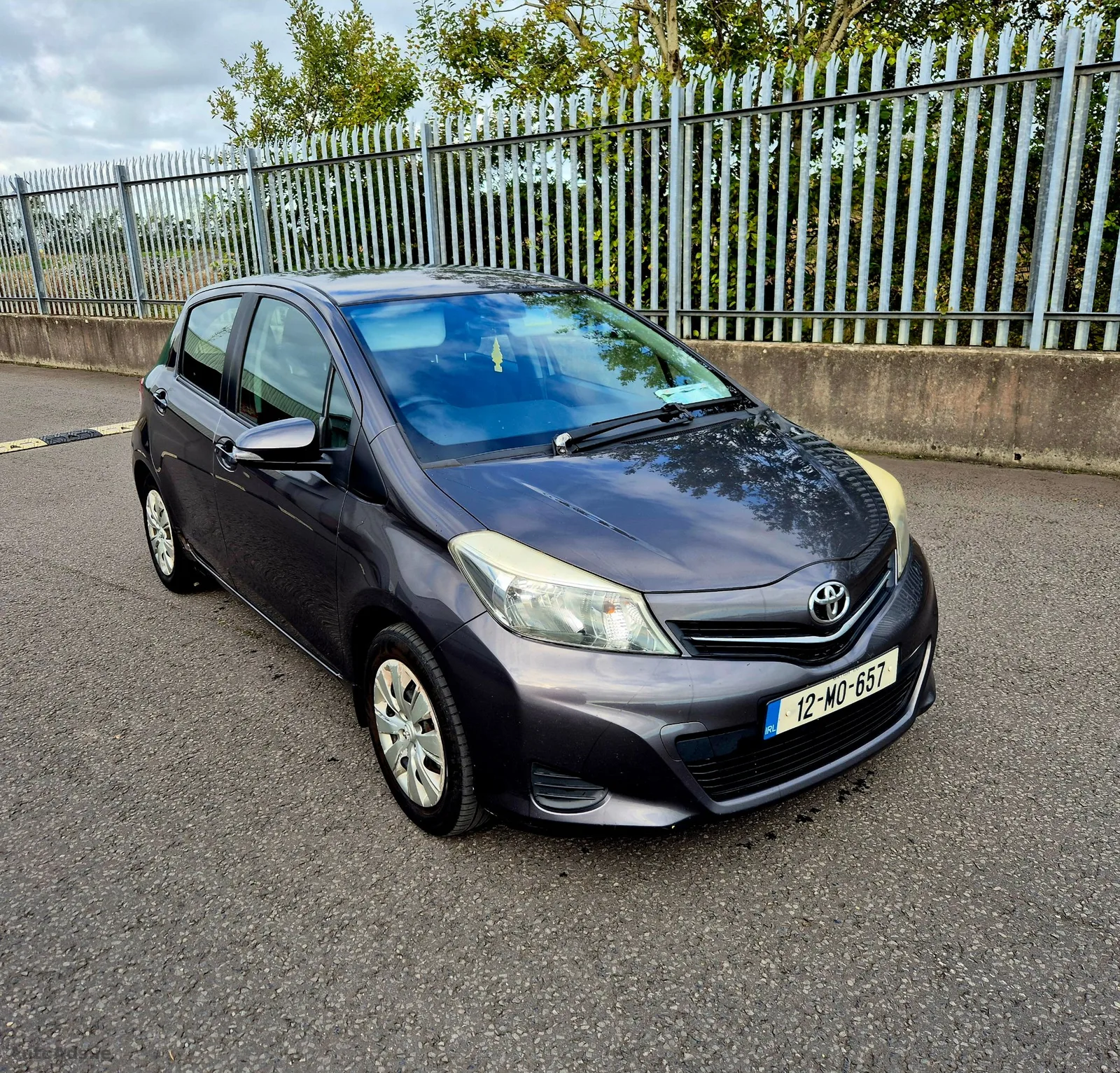 2012 Toyota Yaris – photo 6