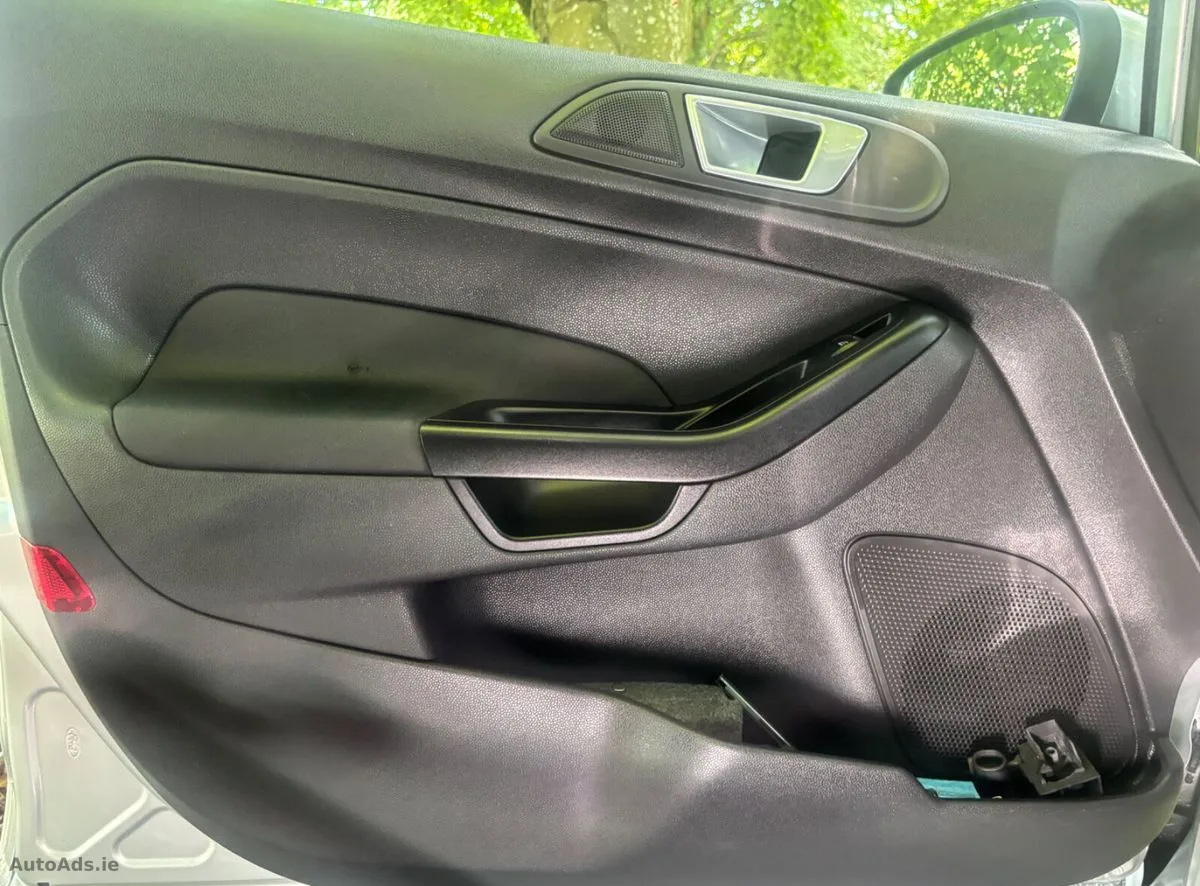 2013 Ford Fiesta – photo 18