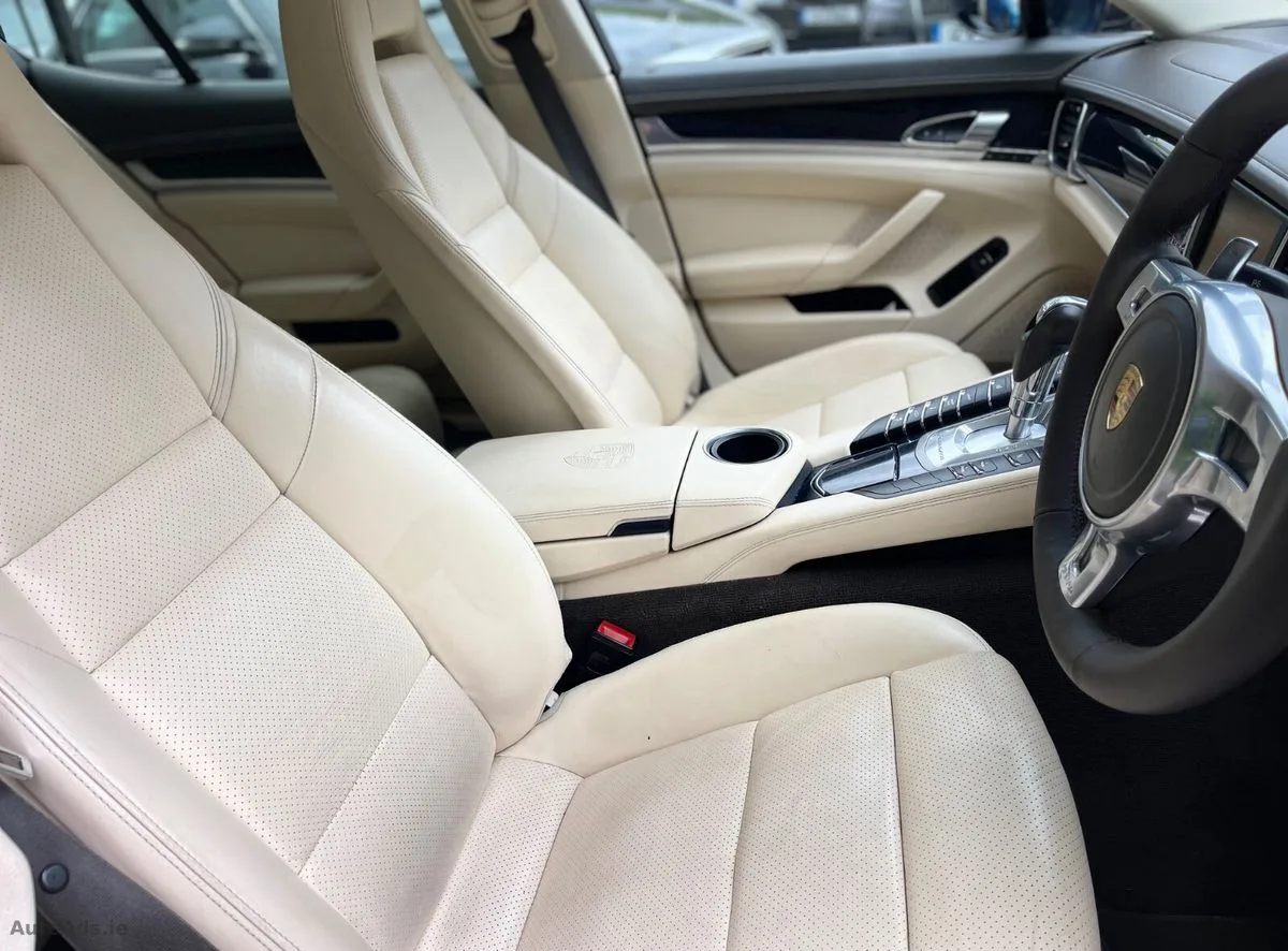 2015 Porsche Panamera – photo 9