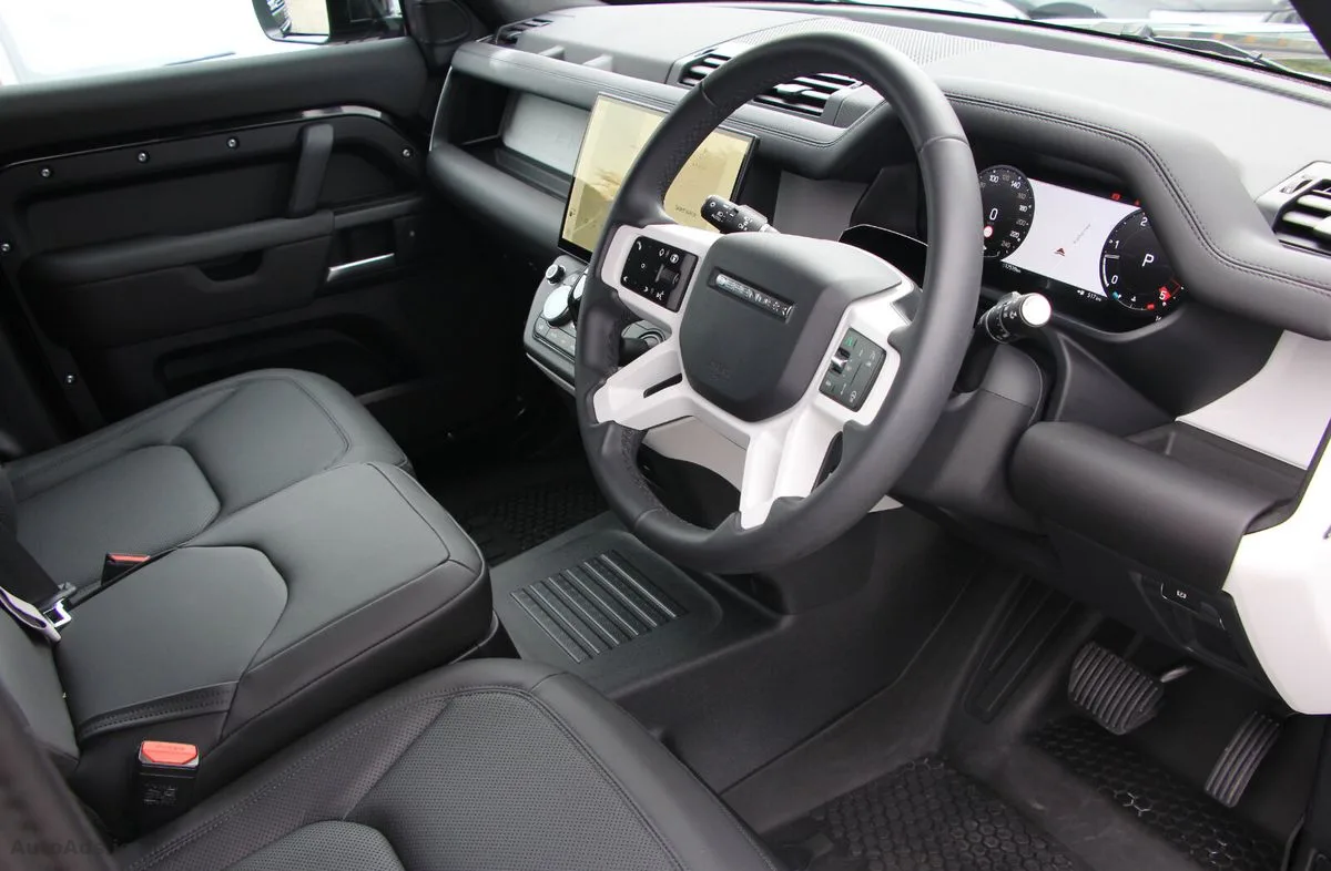 2026 Land Rover Defender – photo 3