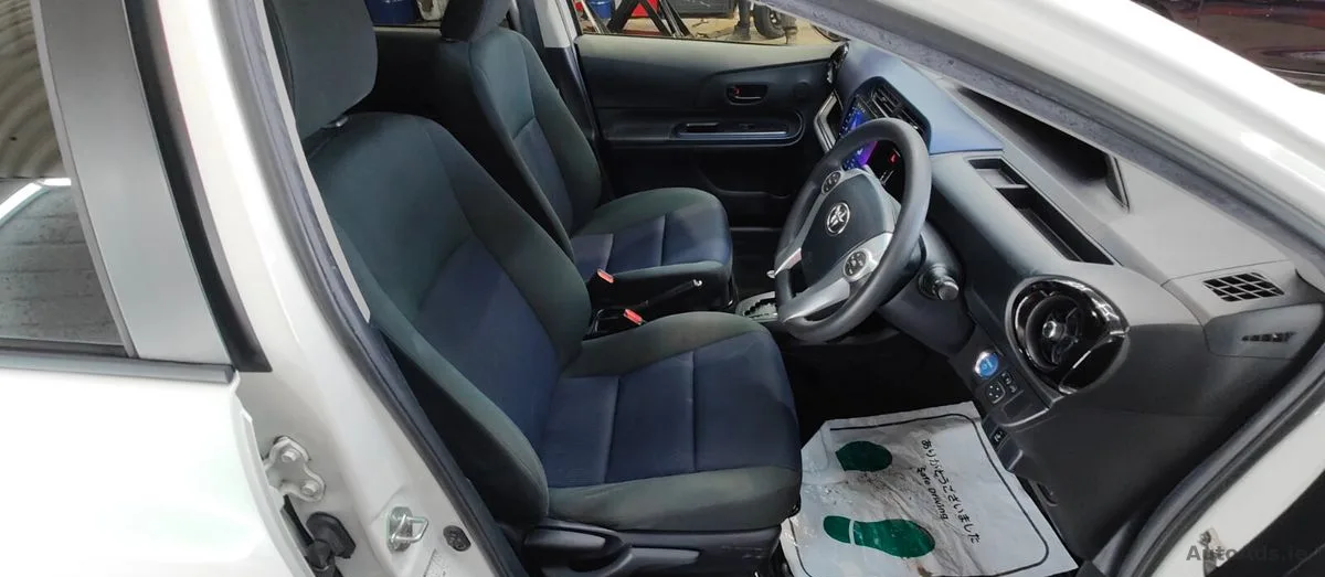 2016 Toyota Aqua – photo 14