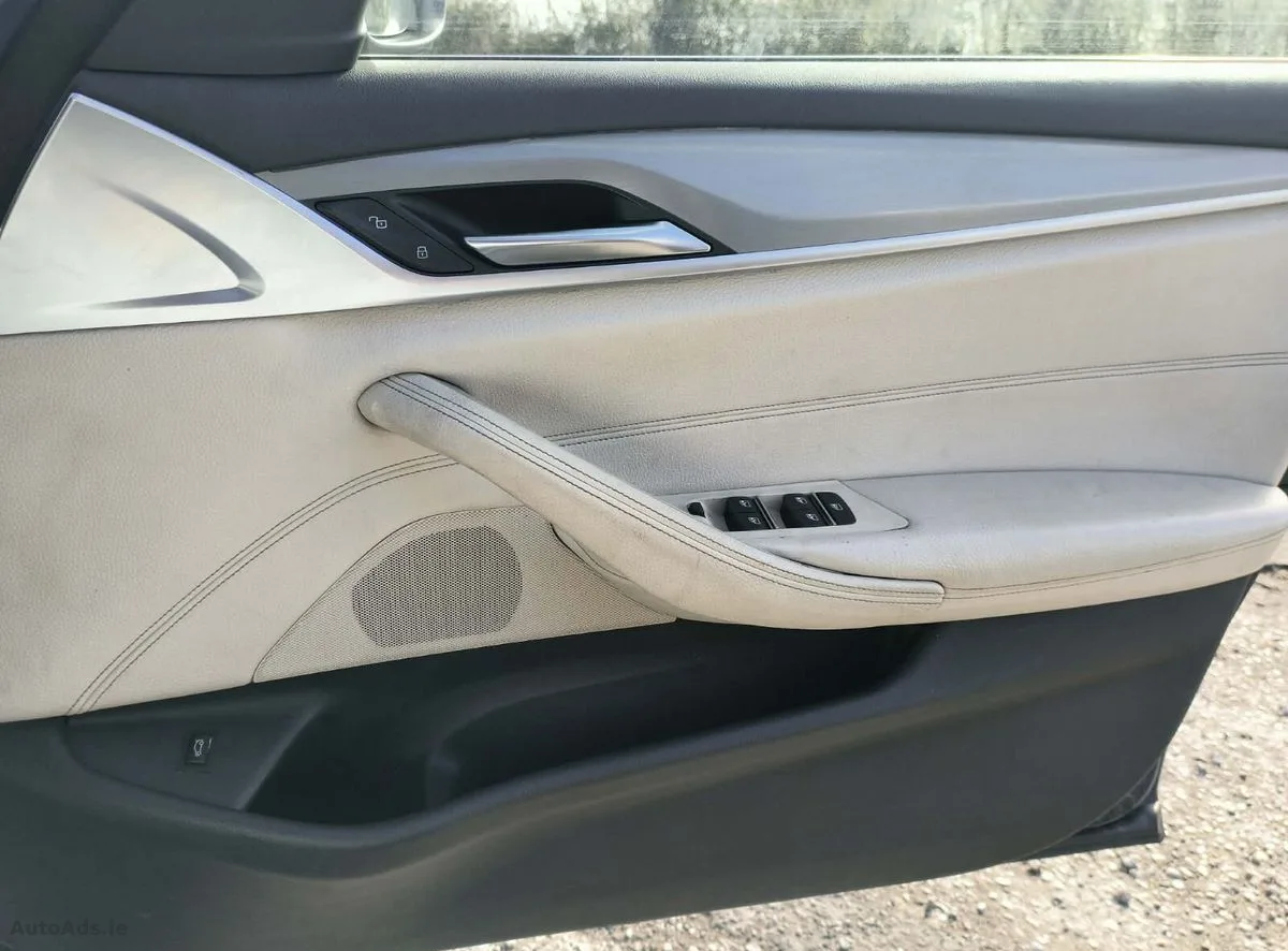 2017 BMW 5-Series – photo 15