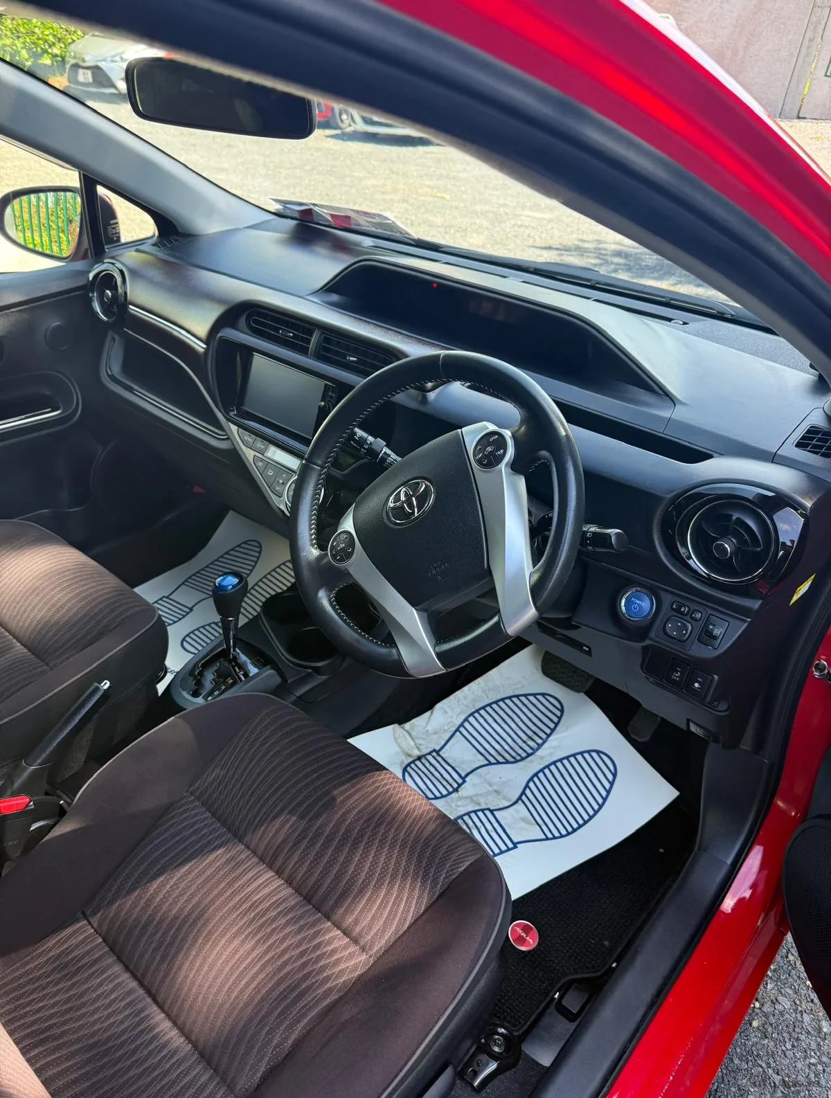 2015 Toyota Aqua – photo 4