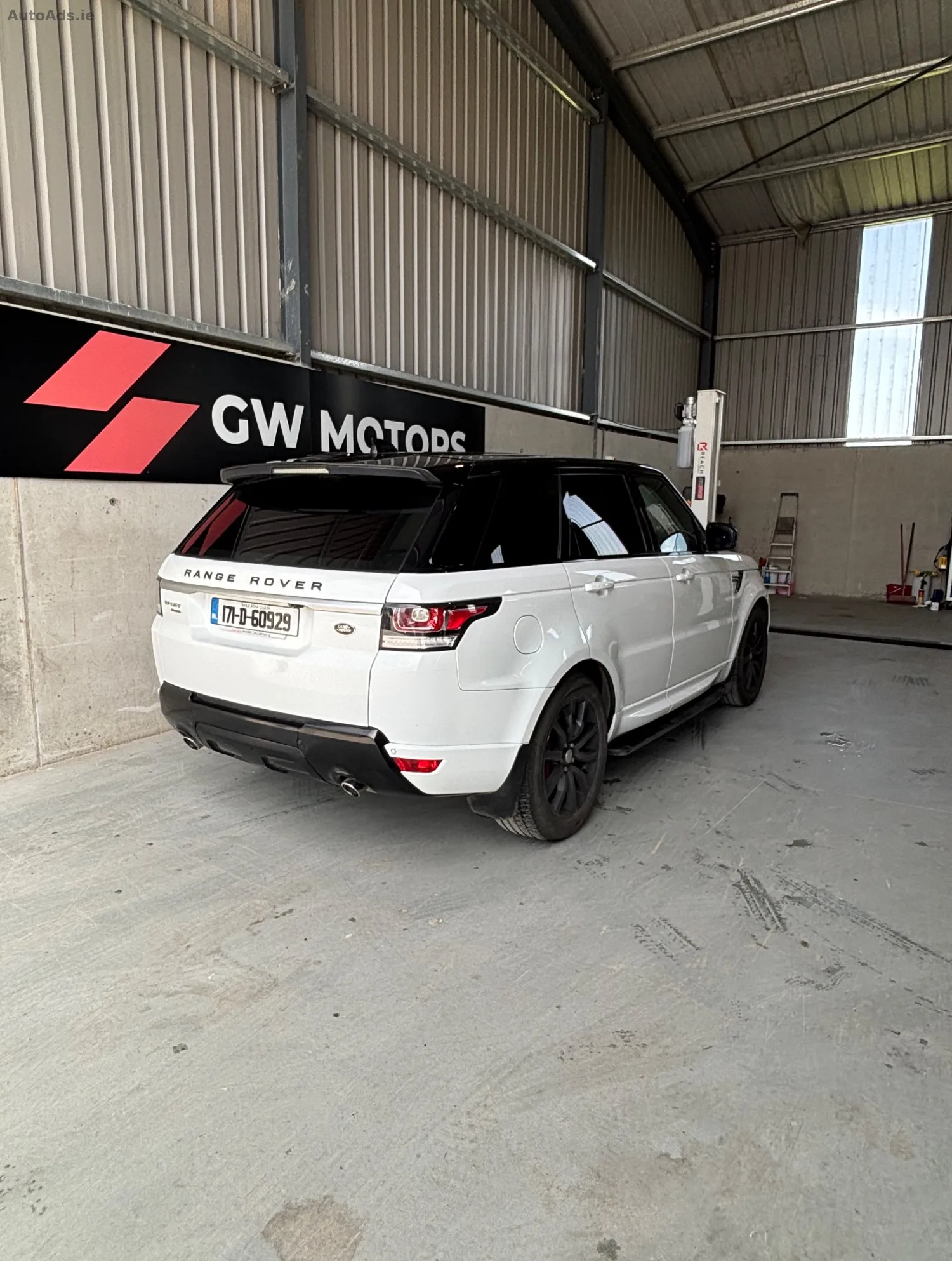 2017 Land Rover Range Rover – photo 2