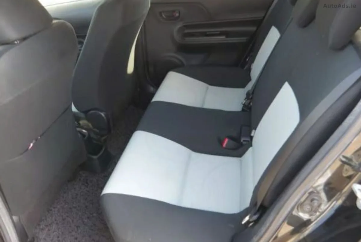2014 Toyota Aqua – photo 6