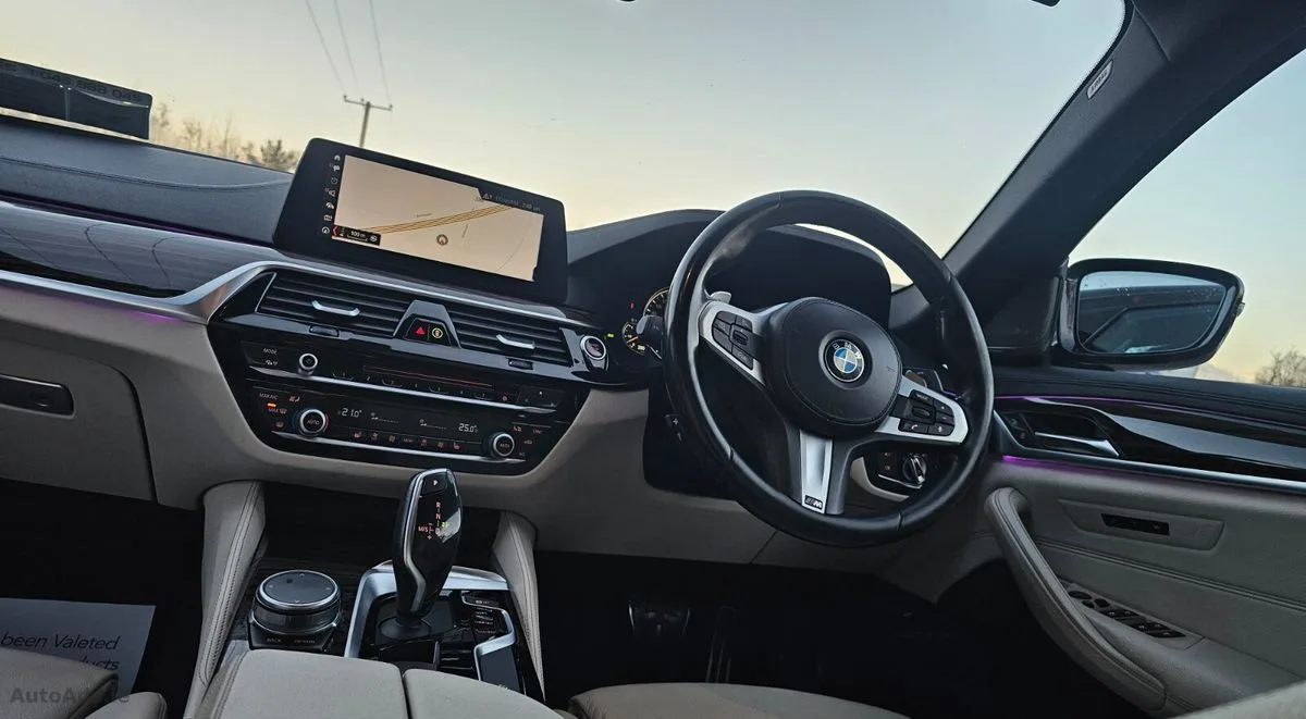 2017 BMW 5-Series – photo 19
