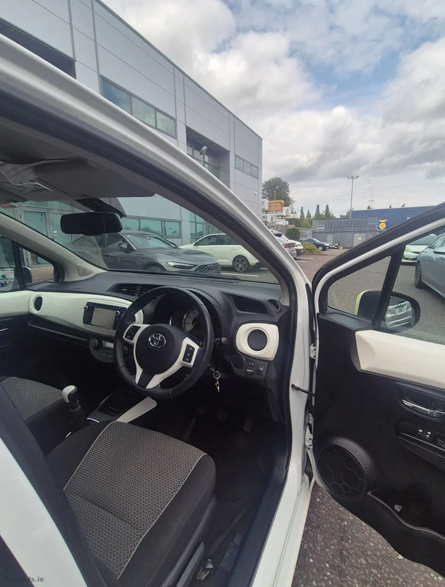 2014 Toyota Yaris – photo 19