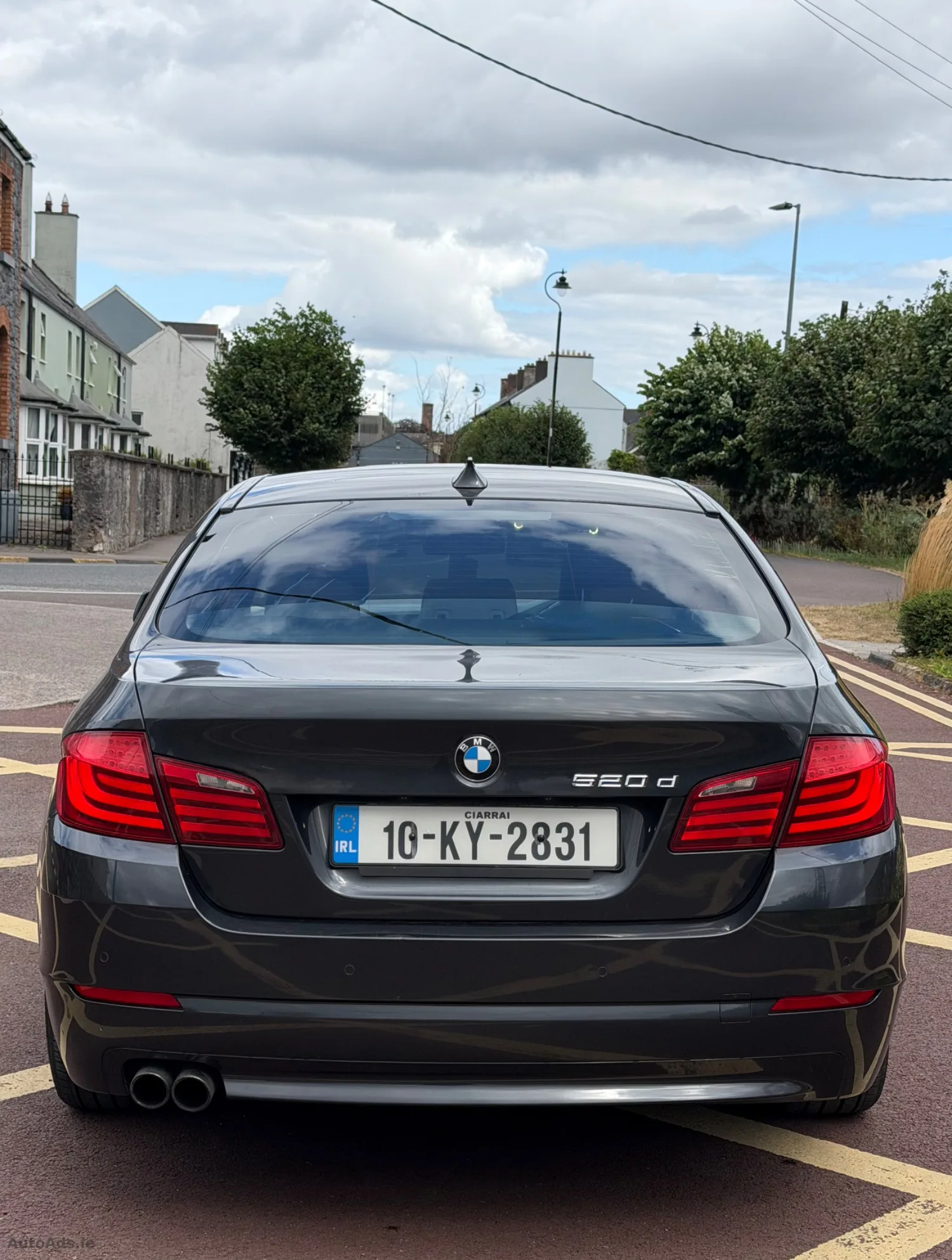 2010 BMW 5 Series – photo 2