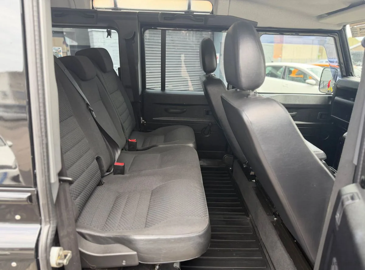 2011 Land Rover Defender – photo 16