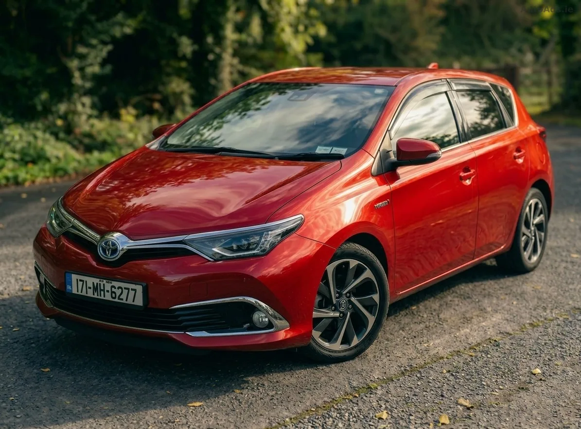 2017 Toyota Auris – photo 2