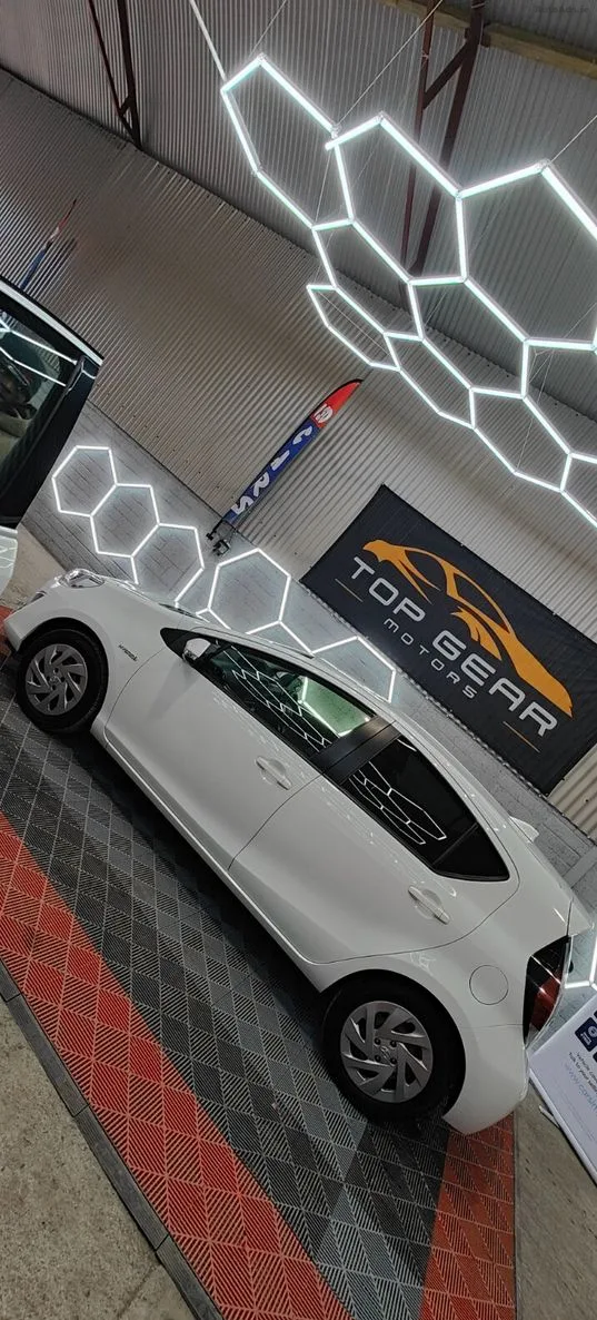 2017 Toyota Aqua – photo 16