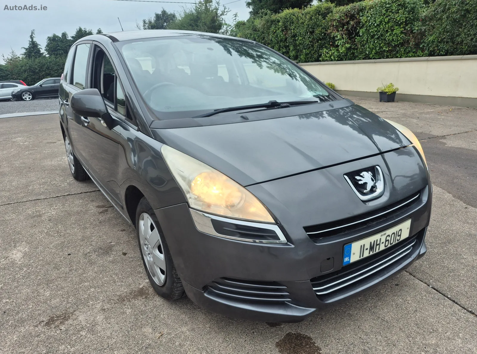 2011 Peugeot 5008