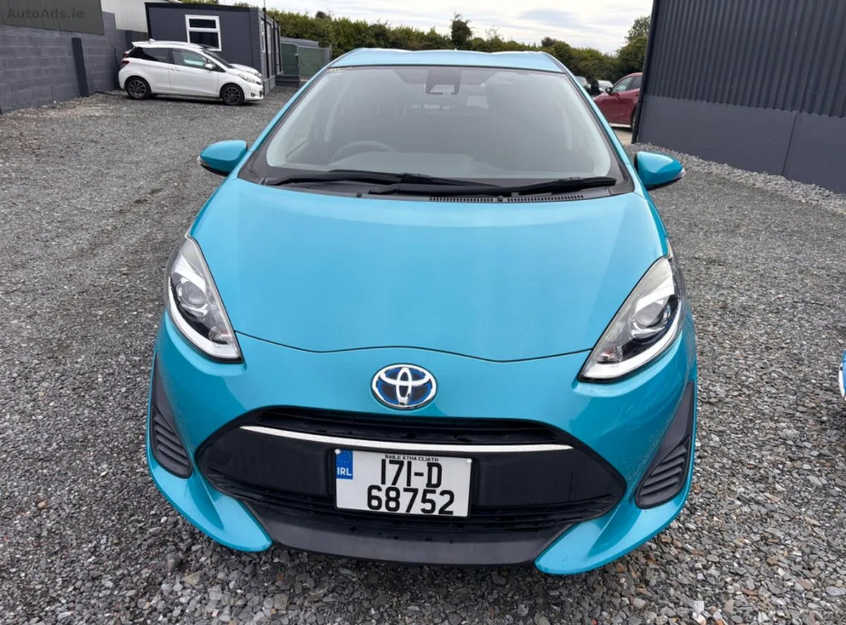 2017 Toyota Aqua – photo 3