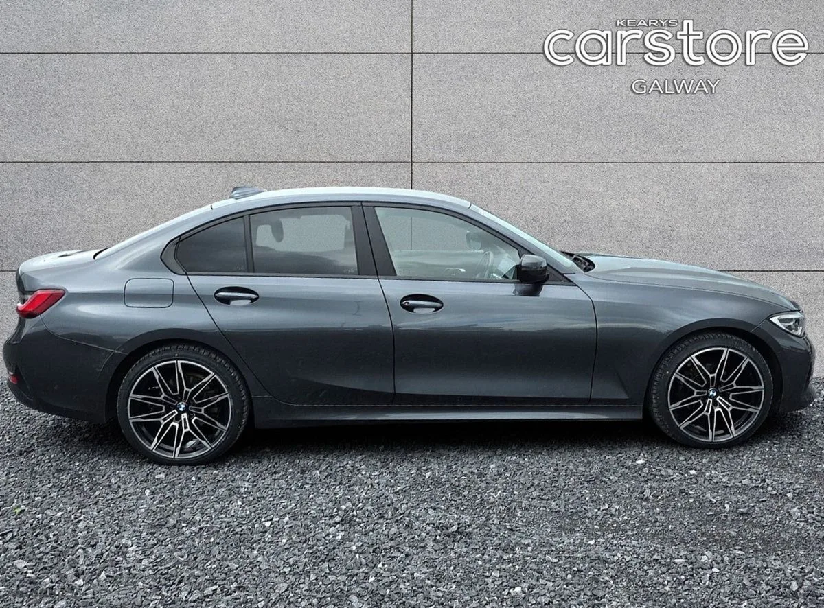 2021 BMW 3-Series – photo 2