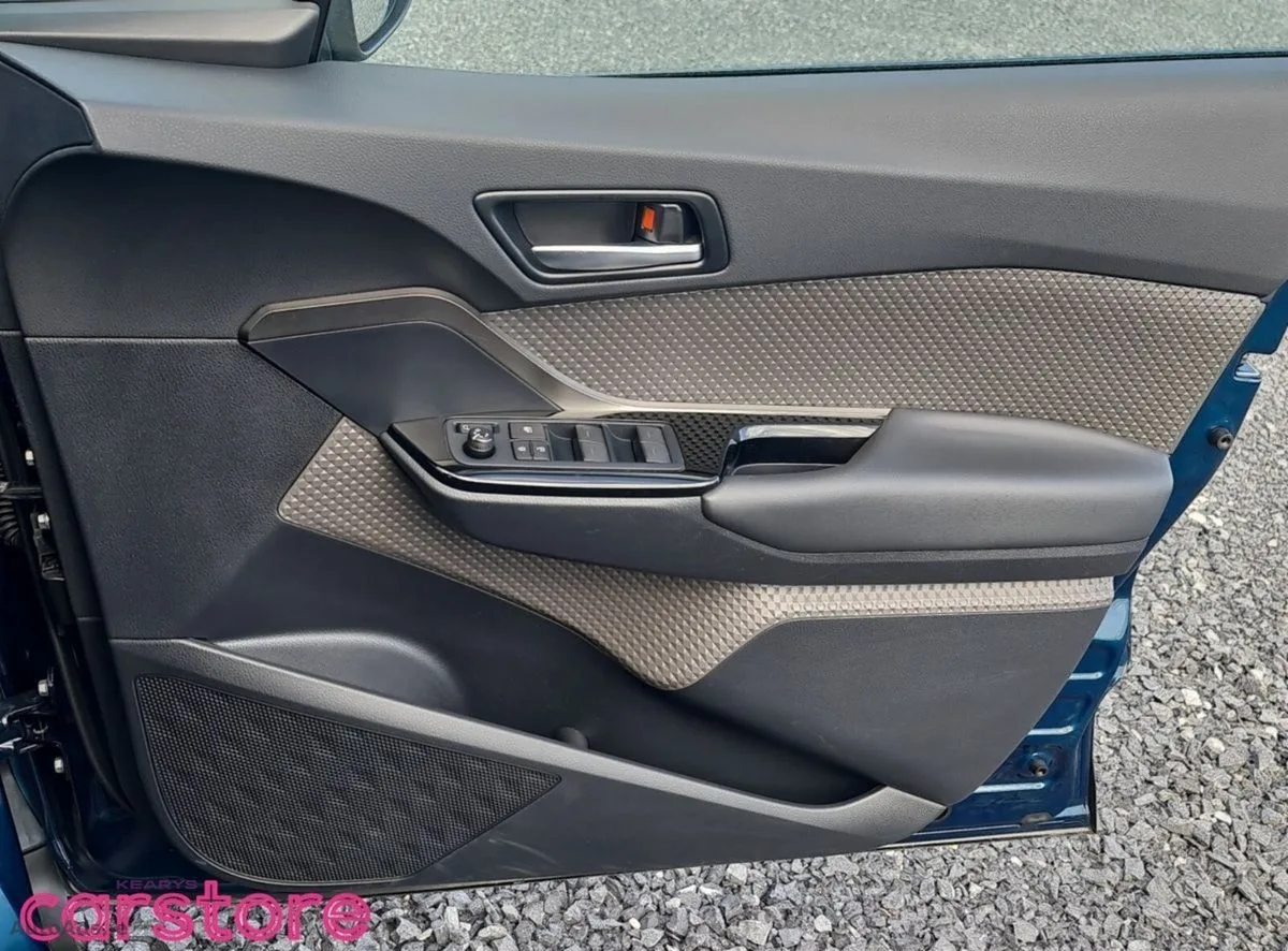 2023 Toyota C-HR – photo 19