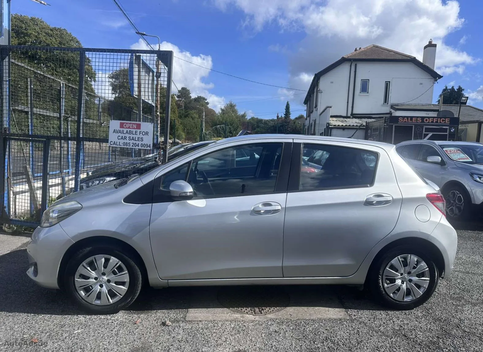 2012 Toyota Yaris – photo 2
