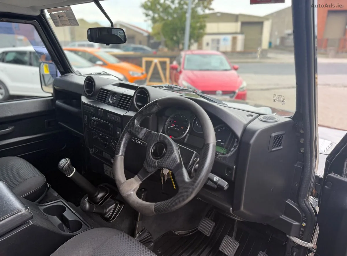 2011 Land Rover Defender – photo 10