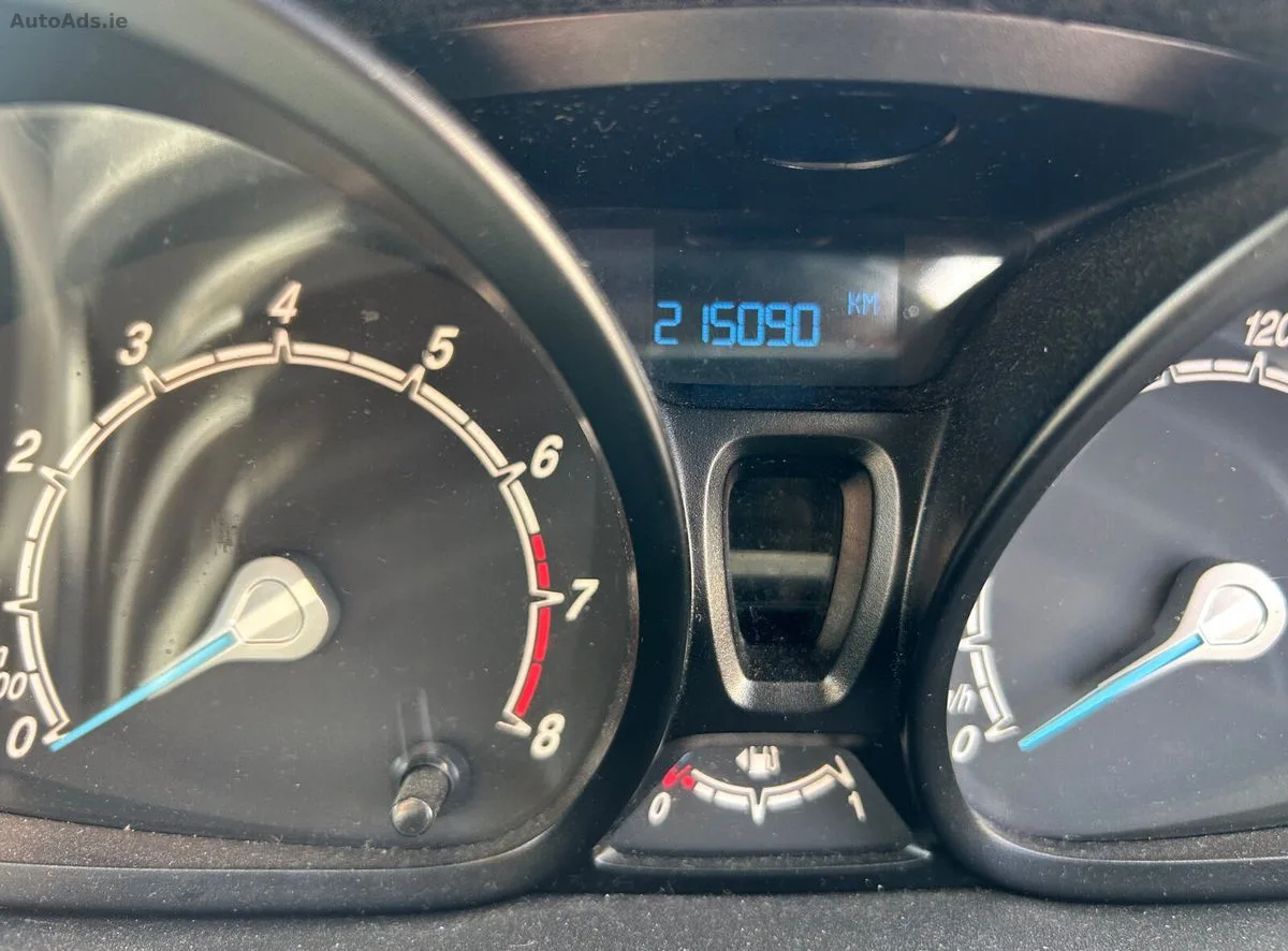 2013 Ford Fiesta – photo 12