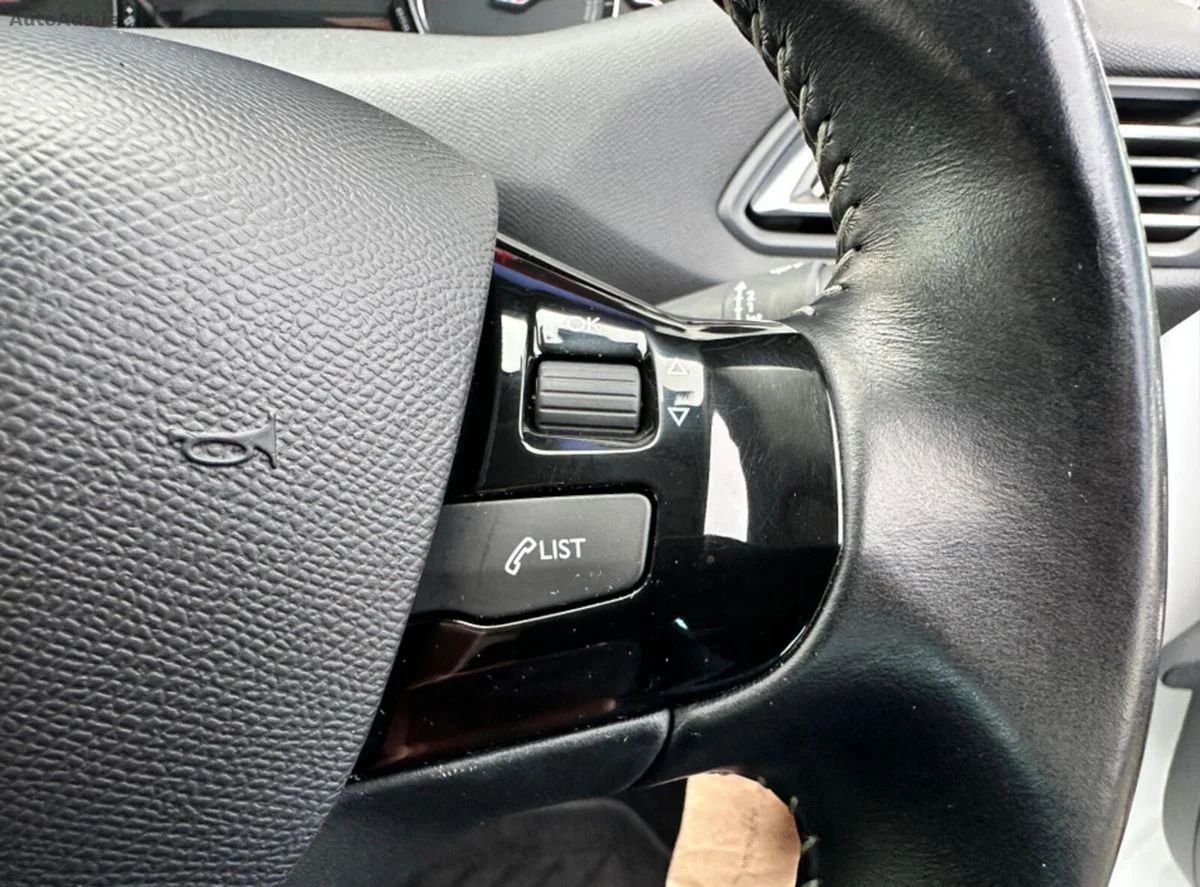 2016 Peugeot 308 – photo 17